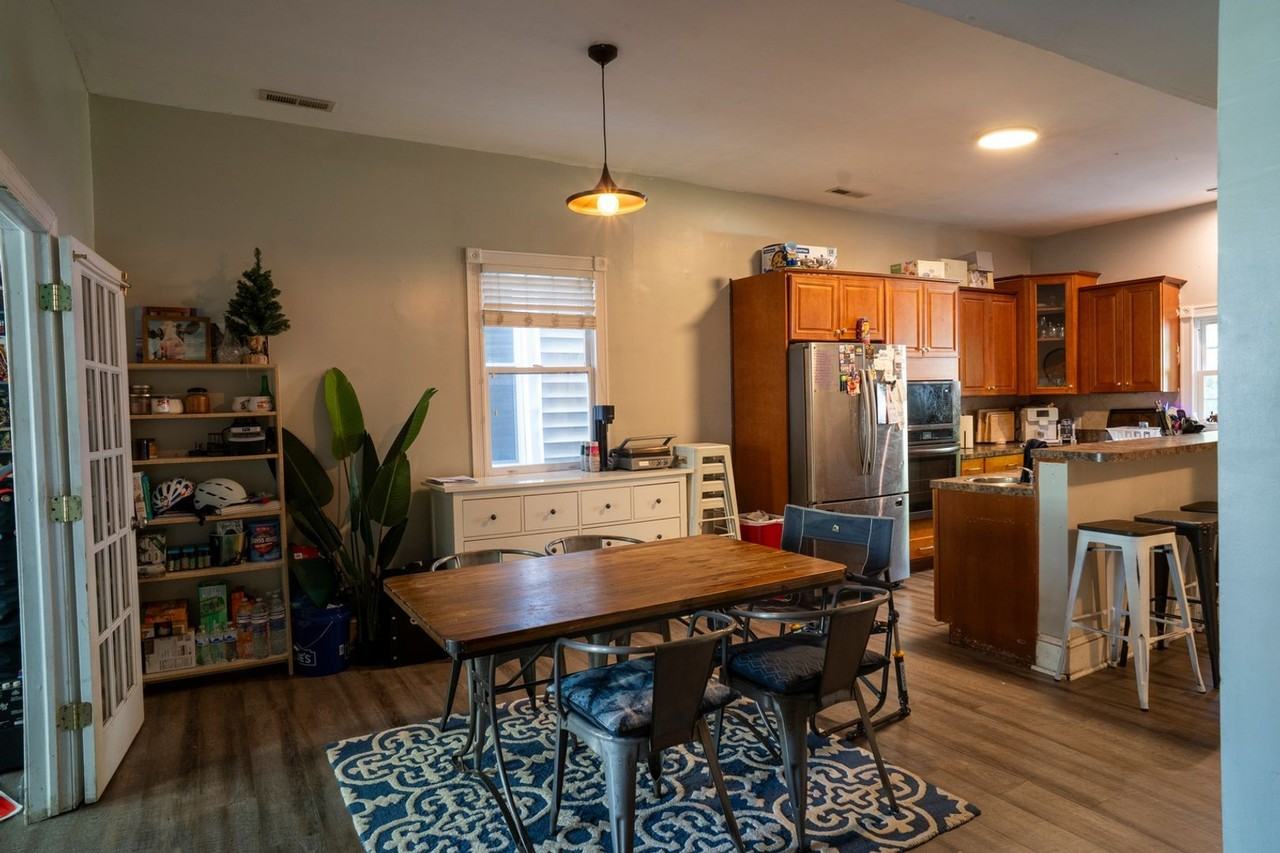 1904 W Main St - Photo 4 of 15