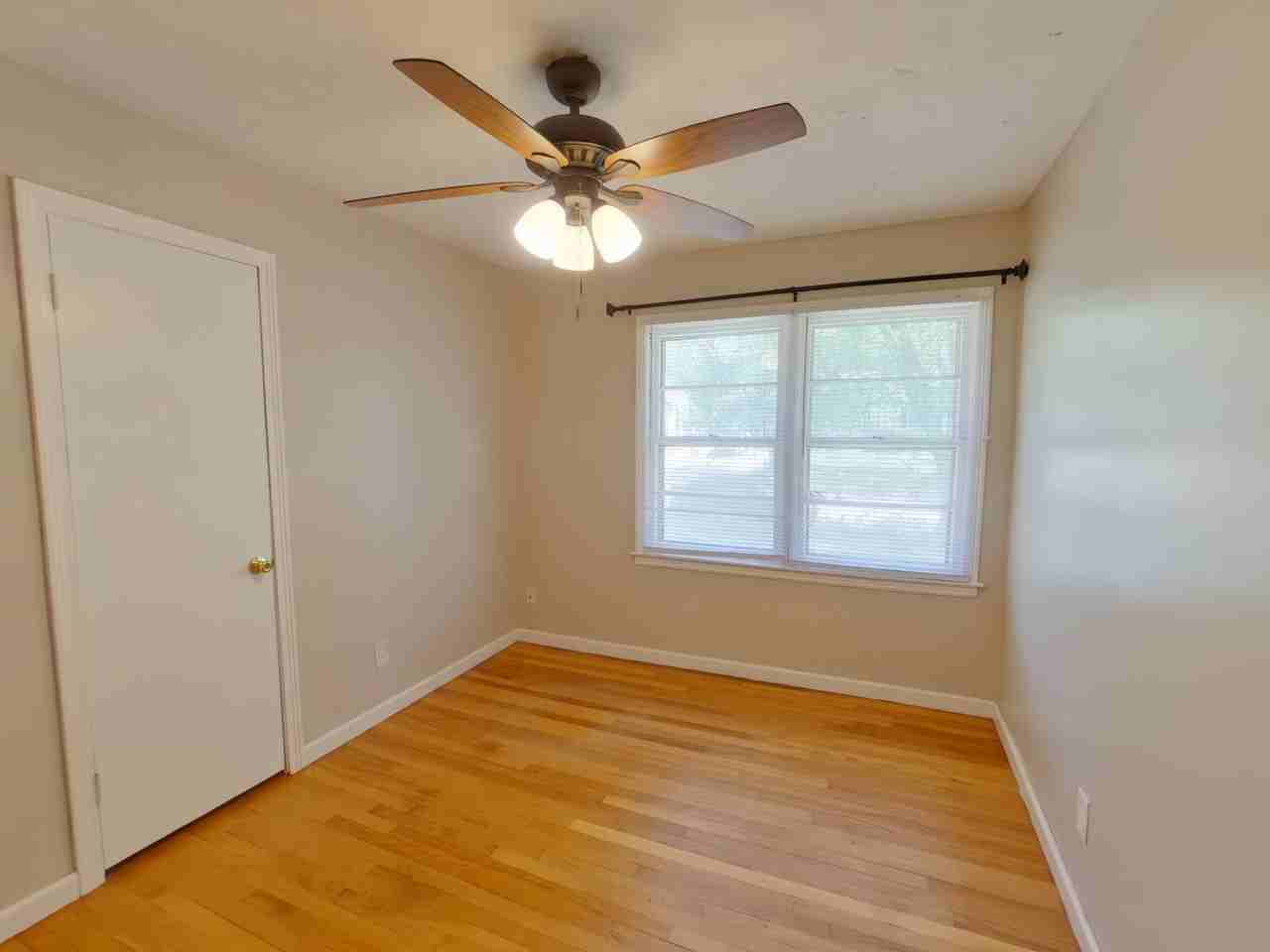 1027 N Old Manor Rd - Photo 6 of 11