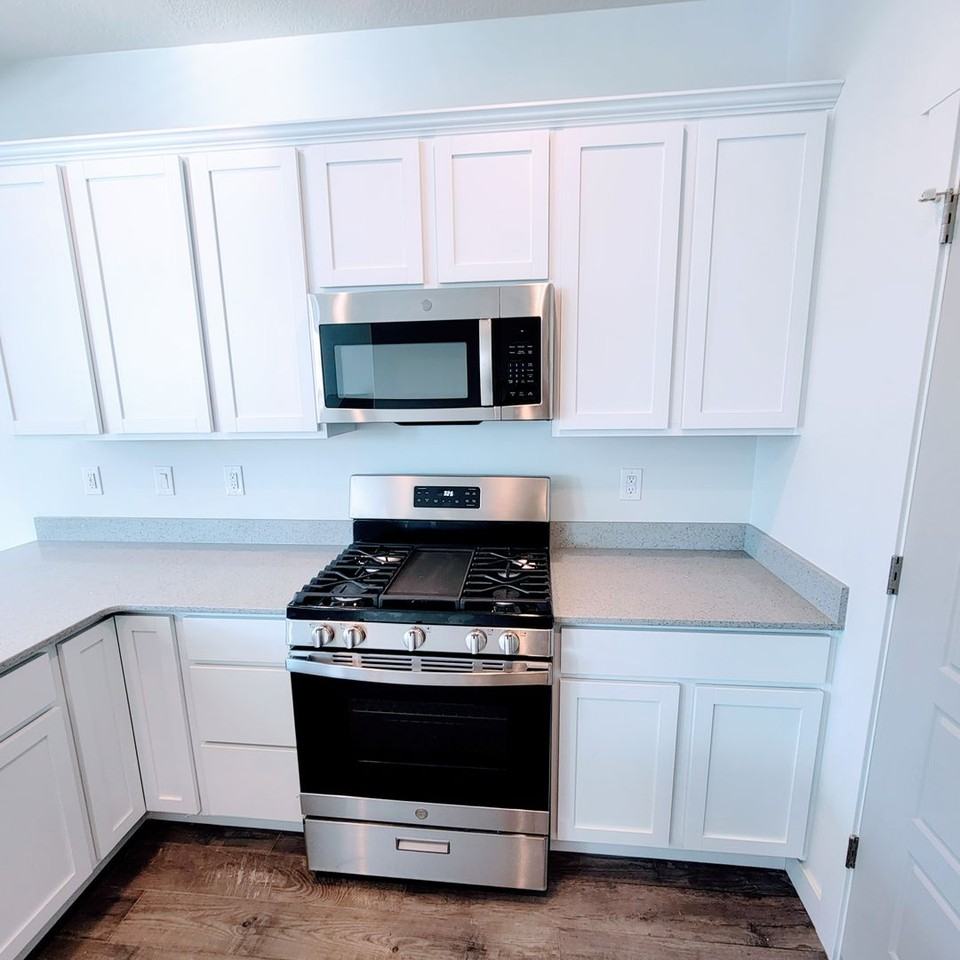 2175 W 1675 S - Photo 7 of 26