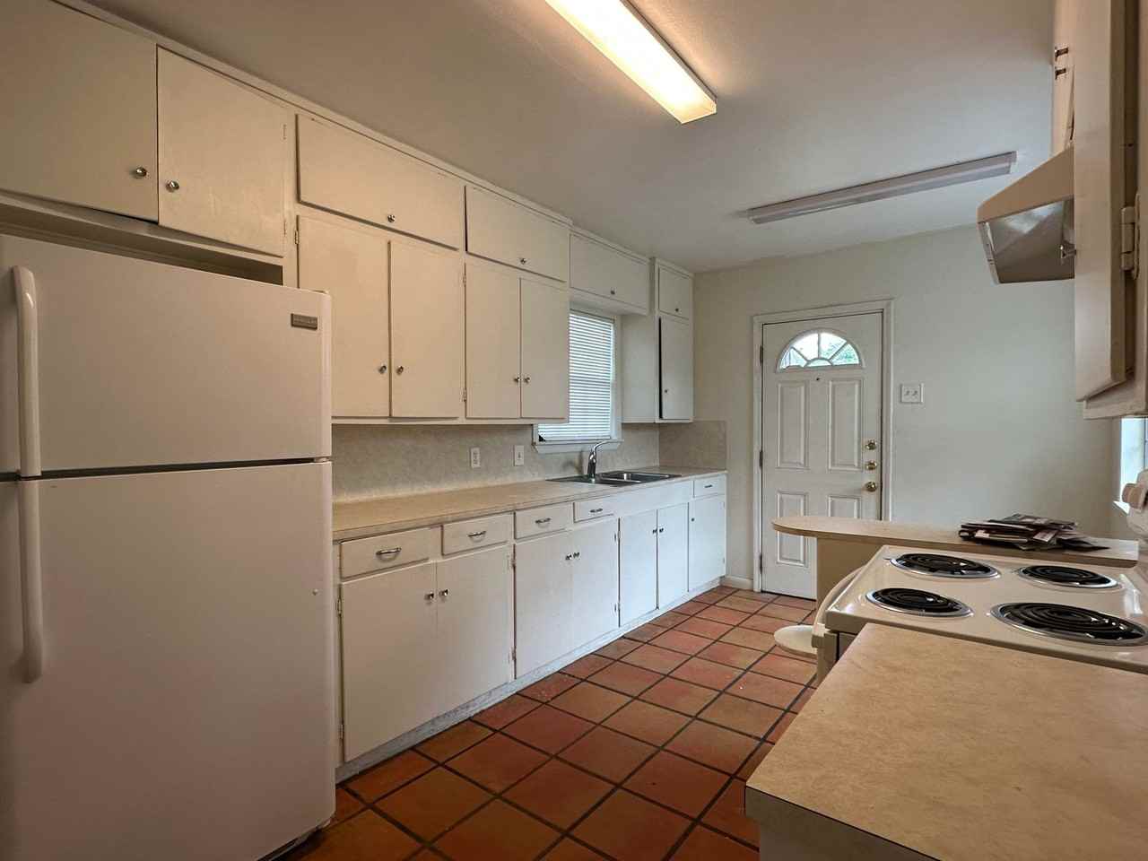 4309 Yucca St - Photo 4 of 10