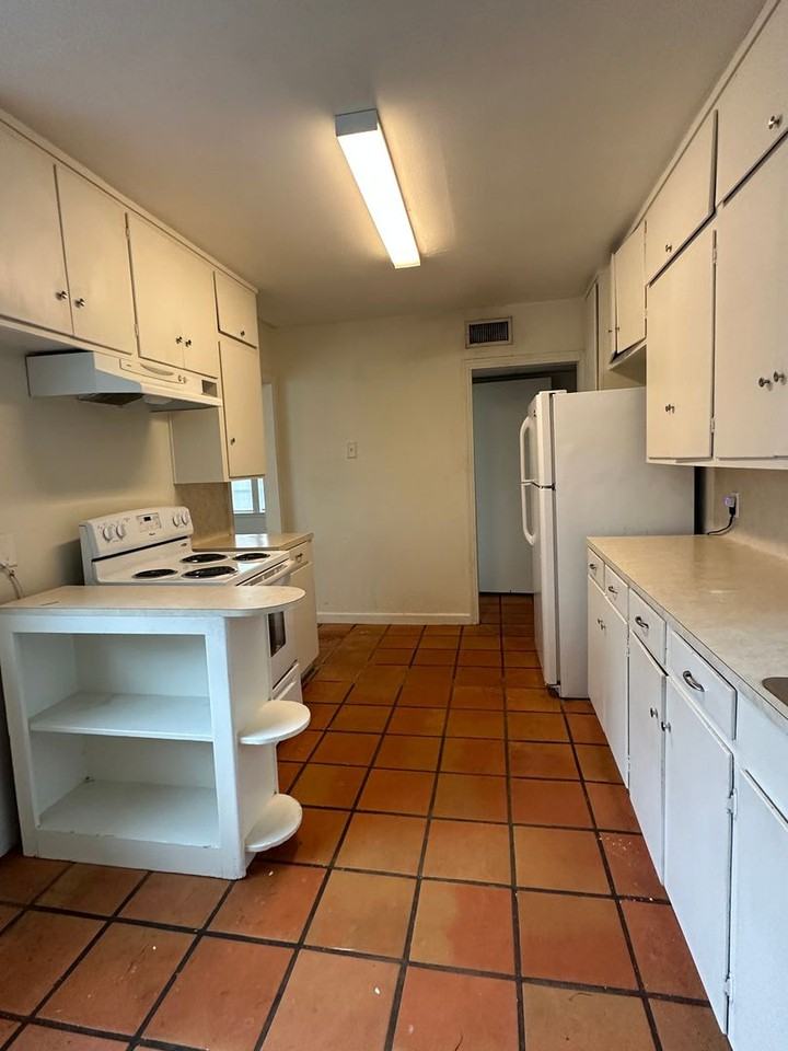 4309 Yucca St - Photo 5 of 10