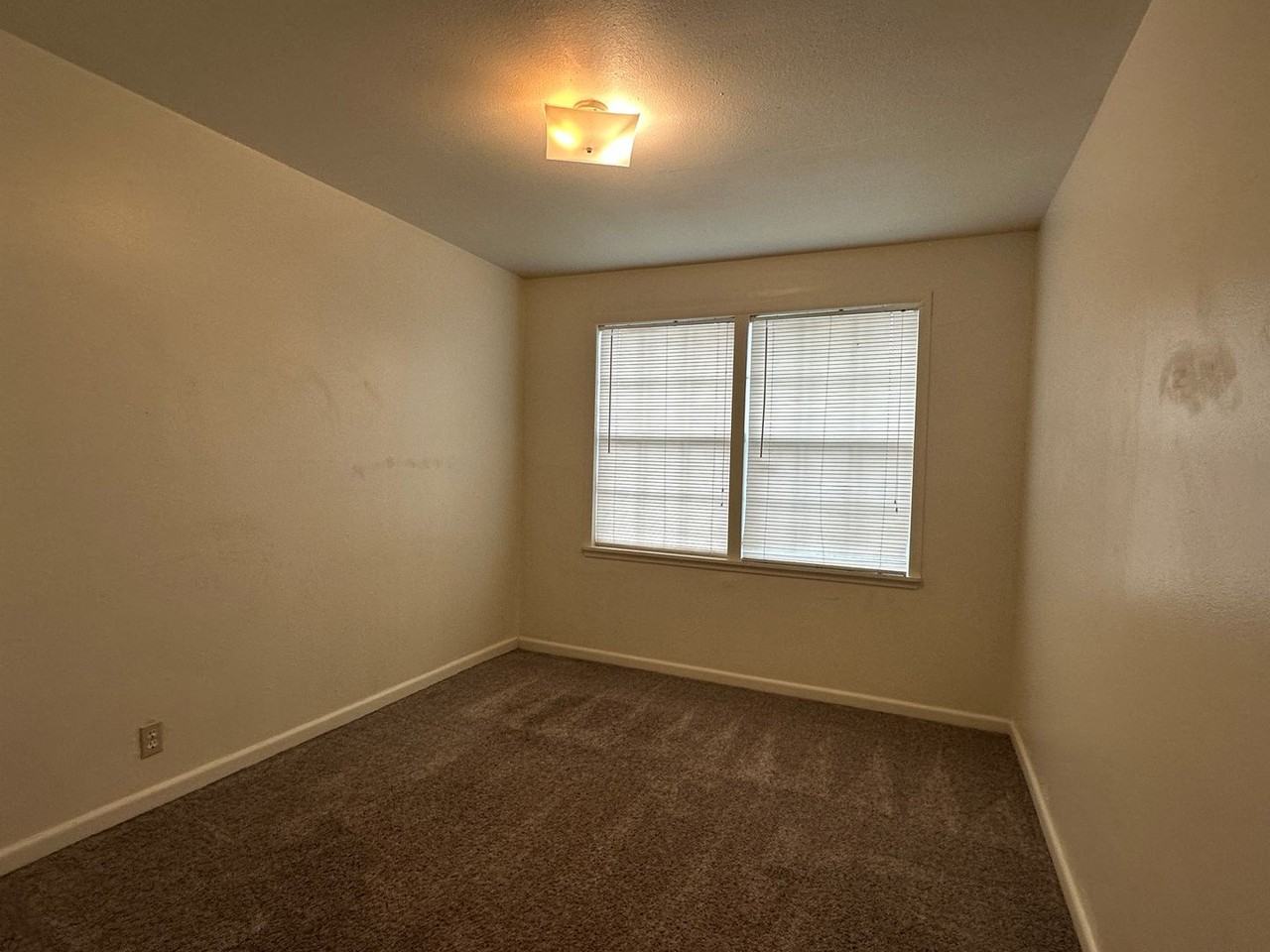 4309 Yucca St - Photo 6 of 10