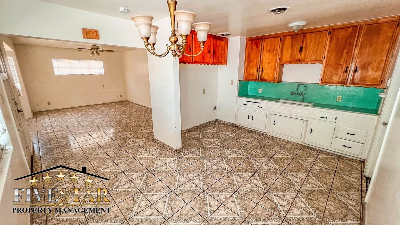 4519 Gordon St - Photo 4 of 18