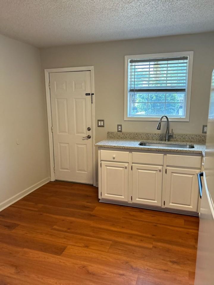 3625 Hickory St - Photo 2 of 9