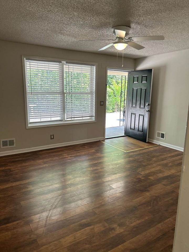 3625 Hickory St - Photo 4 of 9