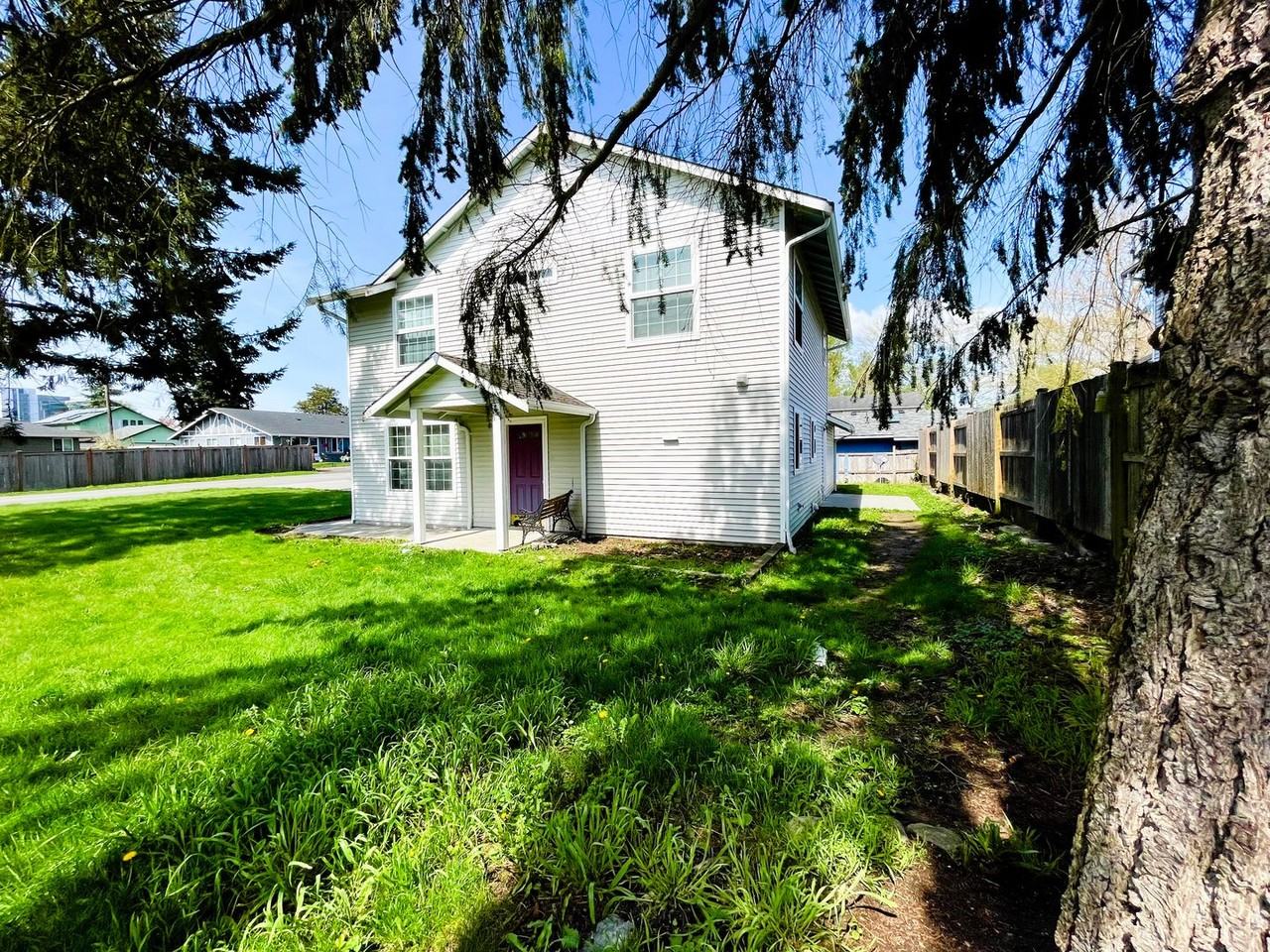 1427 Virginia Ave - Photo 2 of 3