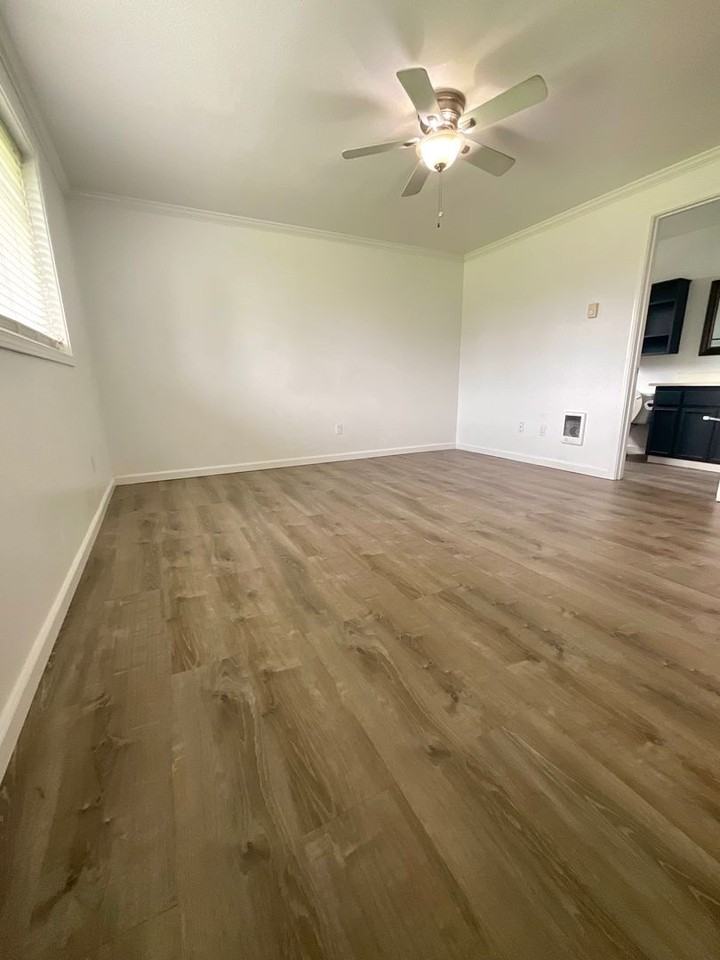 10002 Beth Ct Se - Photo 3 of 14