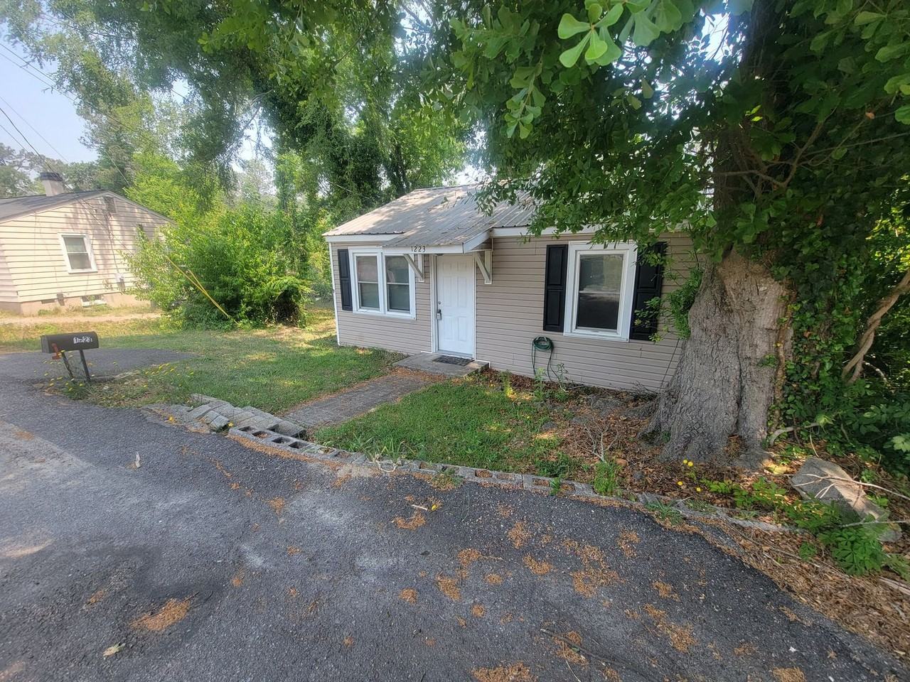 1223 Radiance Dr - Photo 2 of 16