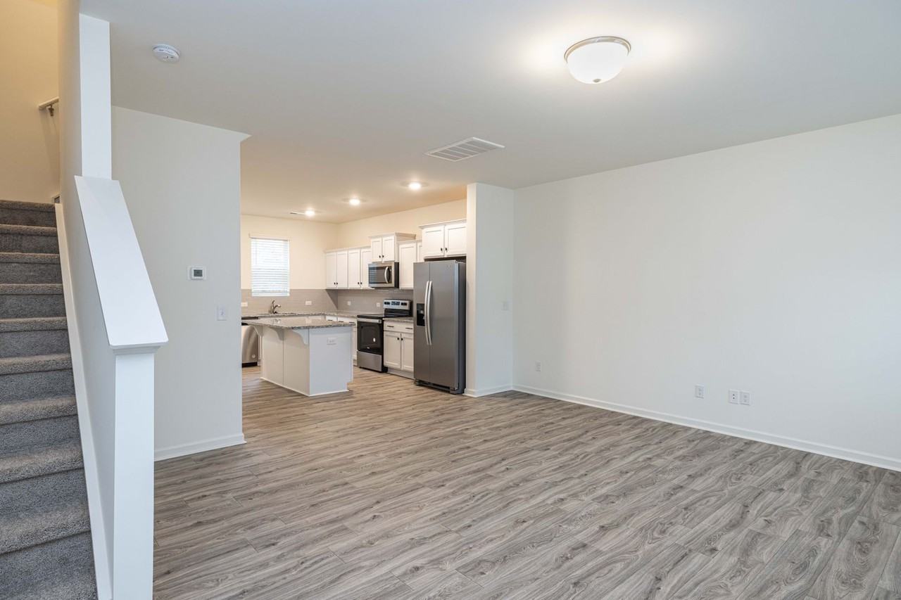 484 Kincaid Rd - Photo 3 of 19