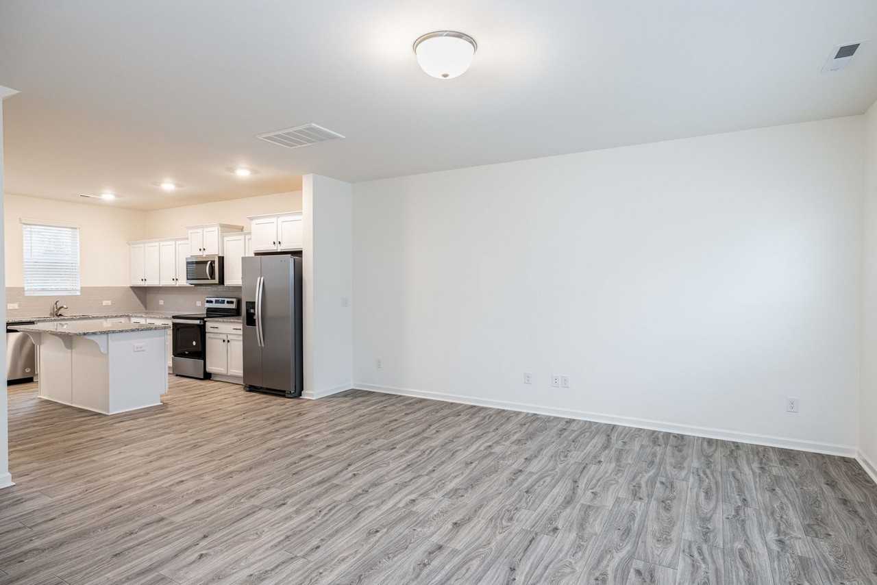 484 Kincaid Rd - Photo 4 of 19