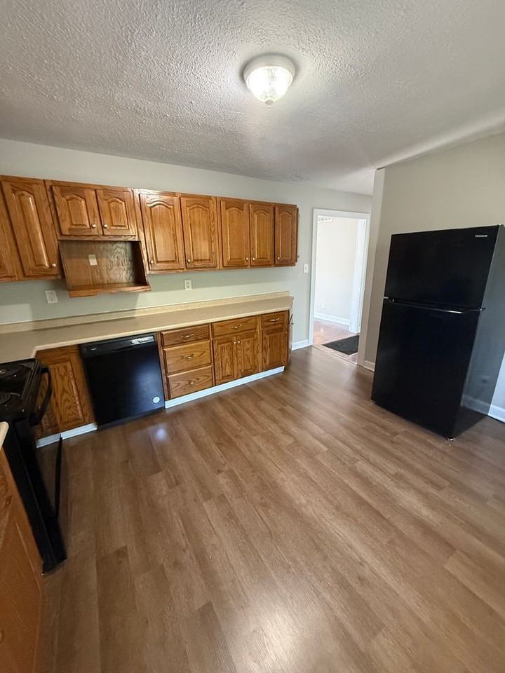 705 N 2nd Street Ext - Photo 6 of 12