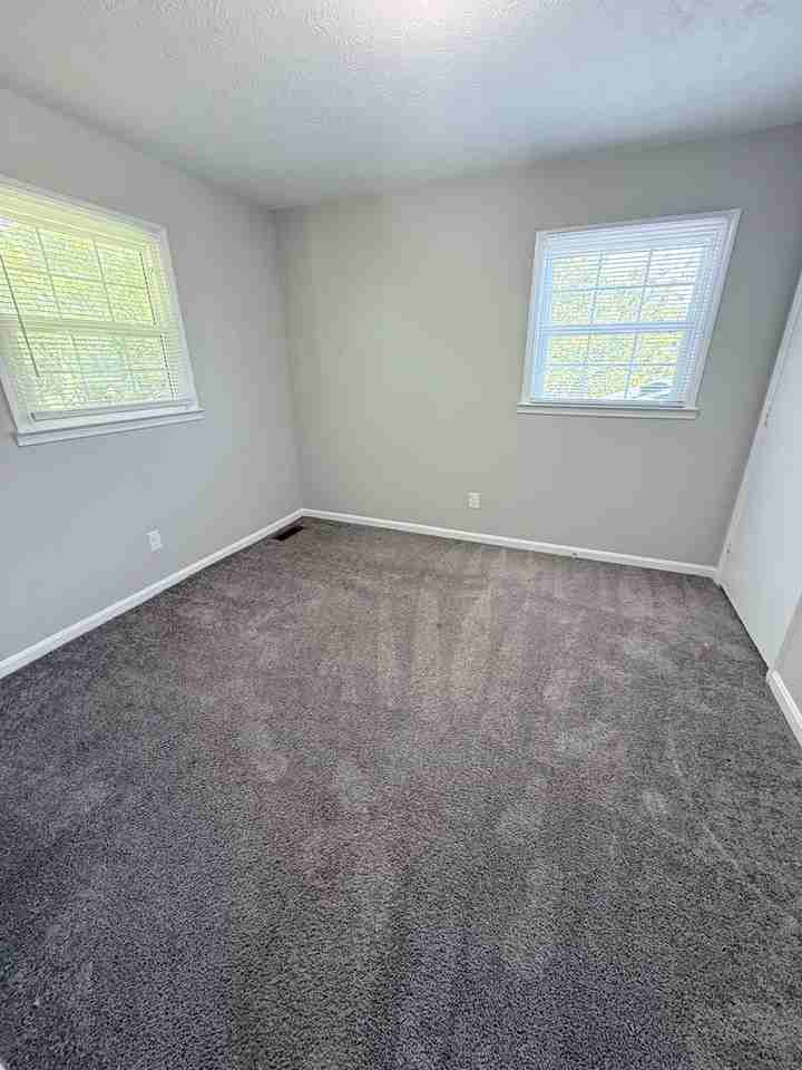 246 Medlock Rd - Photo 2 of 14