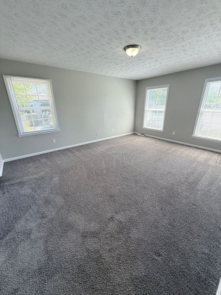 246 Medlock Rd - Photo 6 of 14