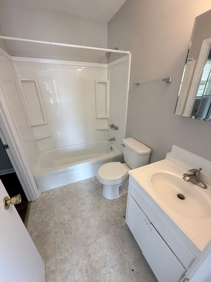 246 Medlock Rd - Photo 7 of 14