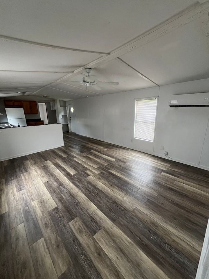 8 Pin Oak Ln - Photo 2 of 13