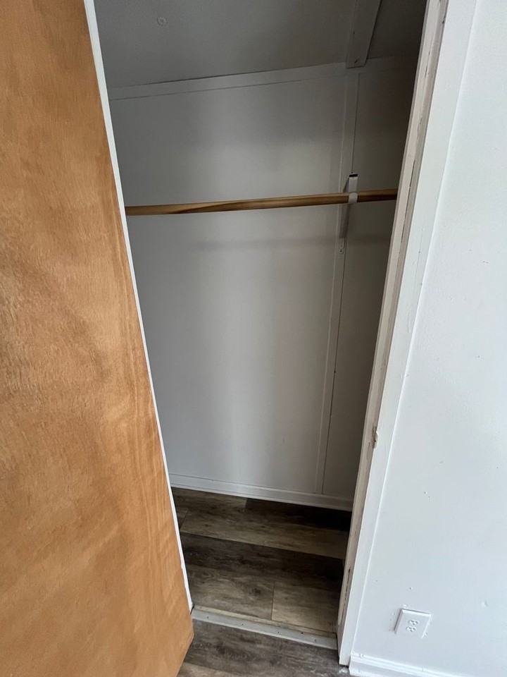 8 Pin Oak Ln - Photo 5 of 13