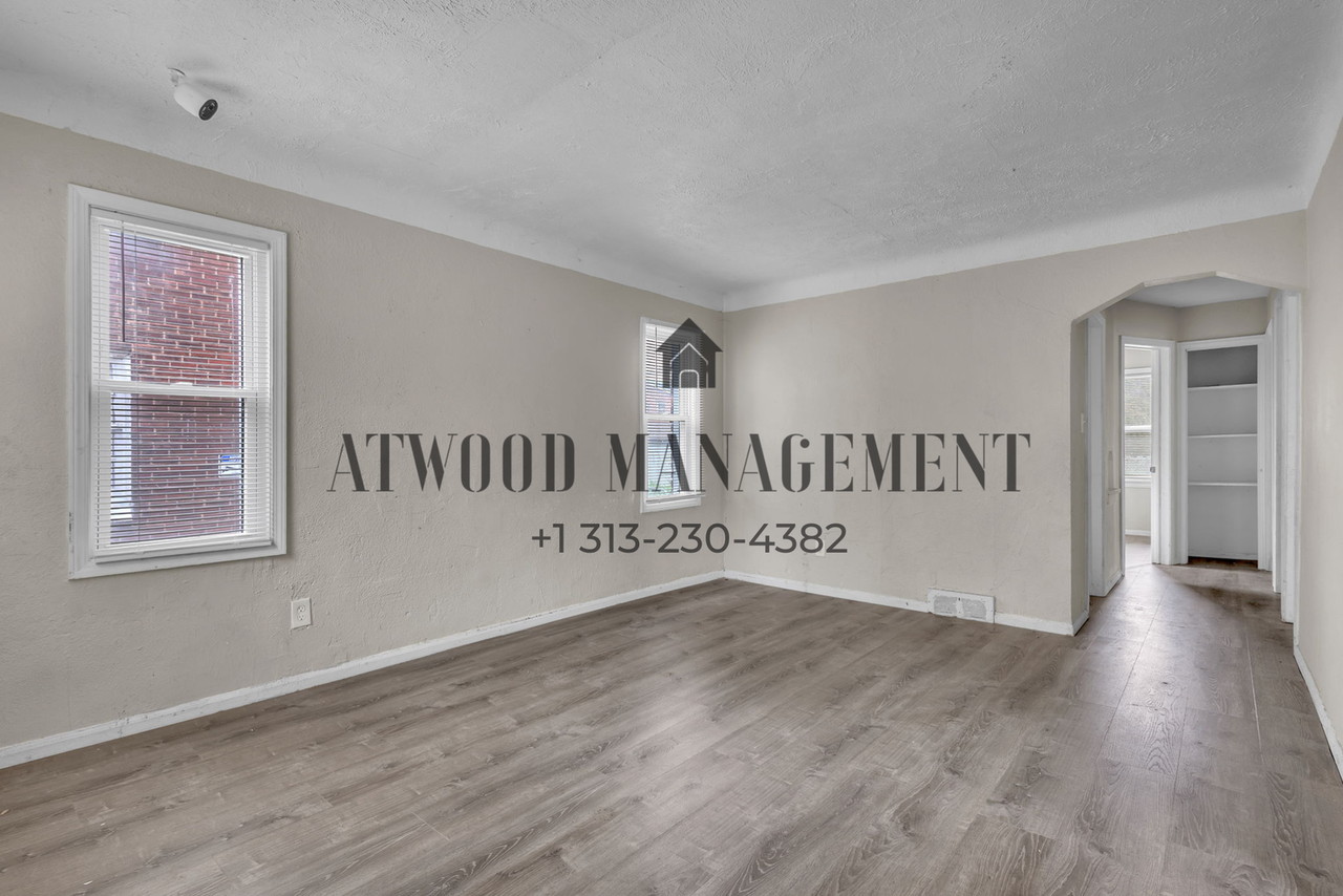 11634 Sussex St - Photo 2 of 12