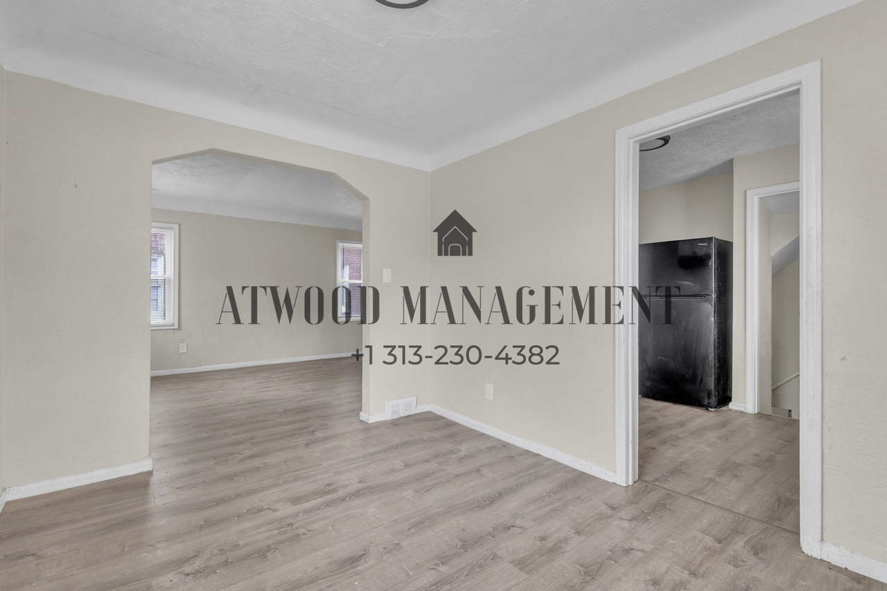 11634 Sussex St - Photo 3 of 12