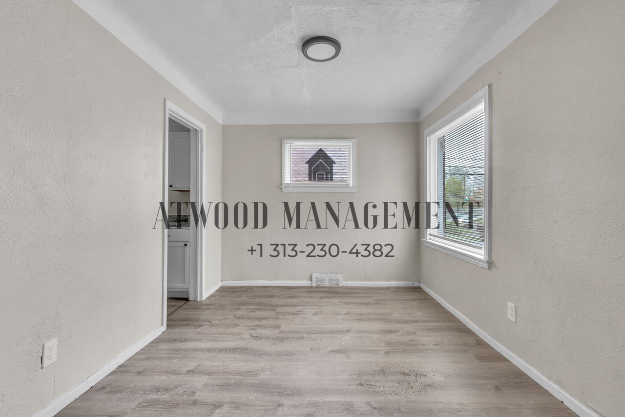 11634 Sussex St - Photo 4 of 12