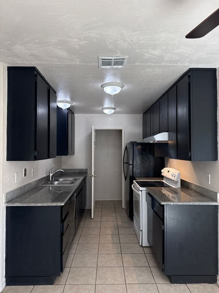 1942 Pawnee Way - Photo 6 of 11