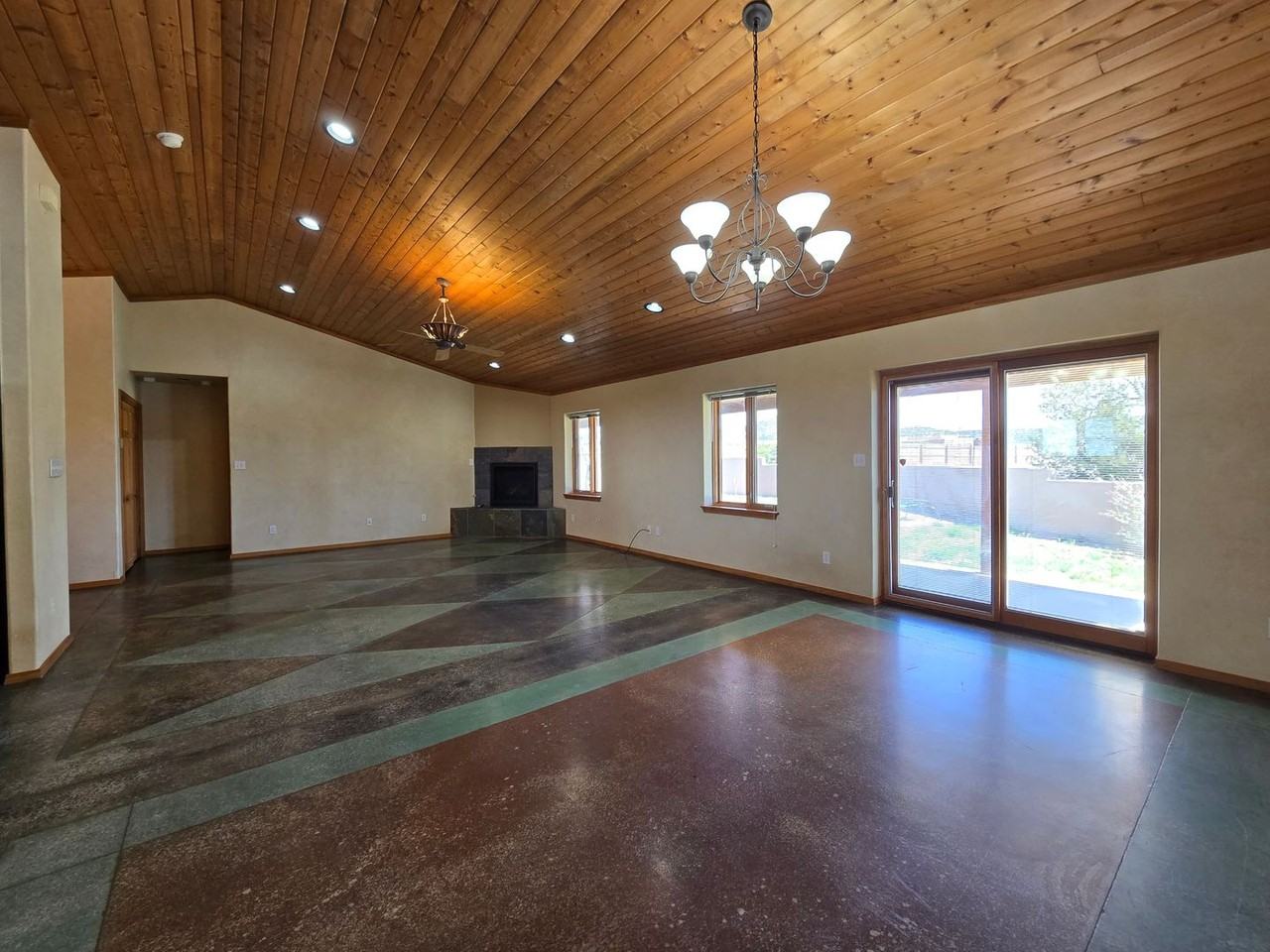 4 Alma Ct - Photo 3 of 30