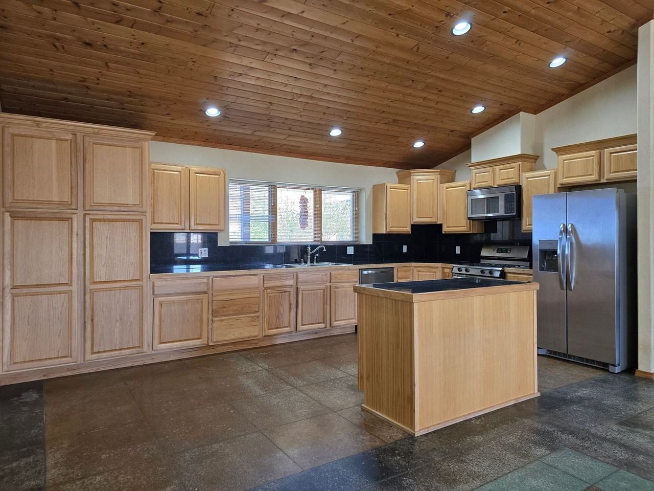 4 Alma Ct - Photo 5 of 30