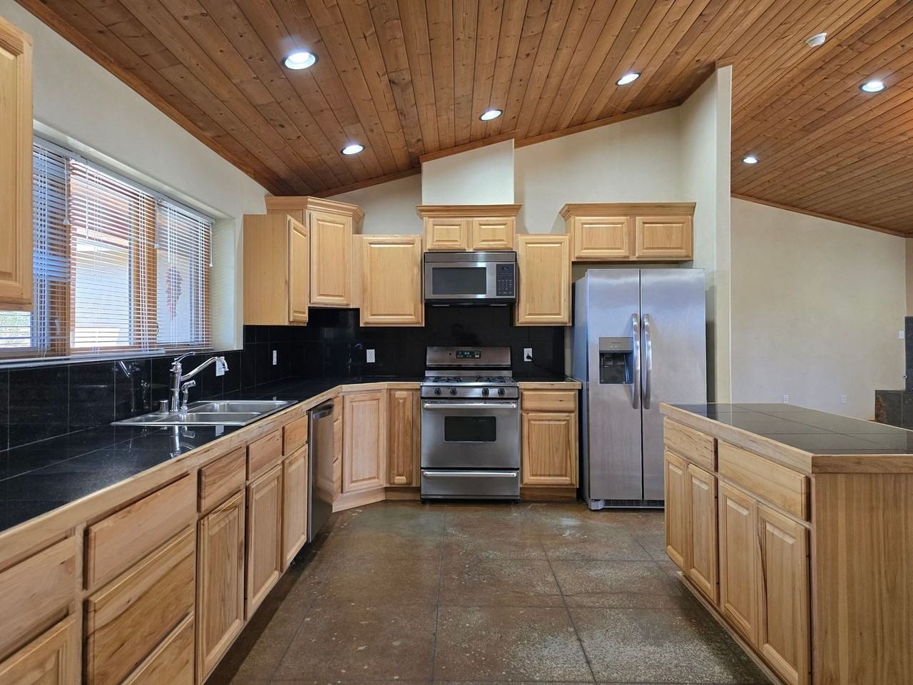 4 Alma Ct - Photo 7 of 30