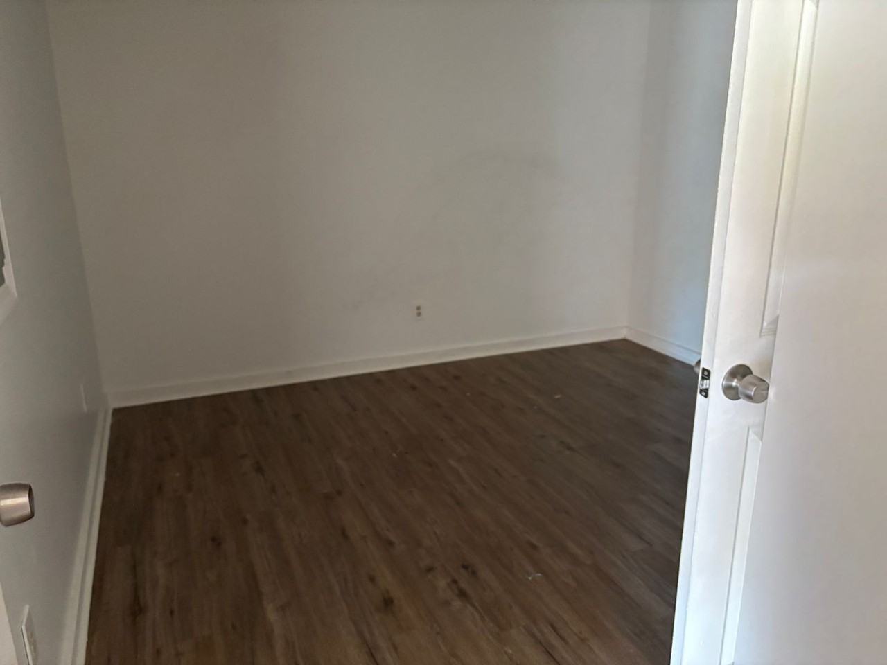 1103 E Main St - Photo 7 of 8