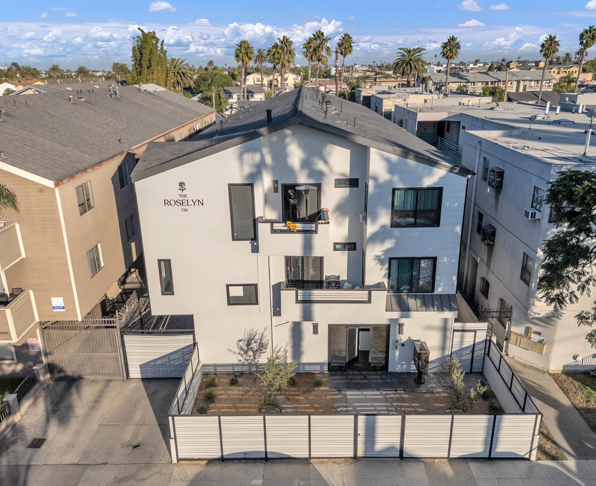 The Roselyn - Photo 3 of 7