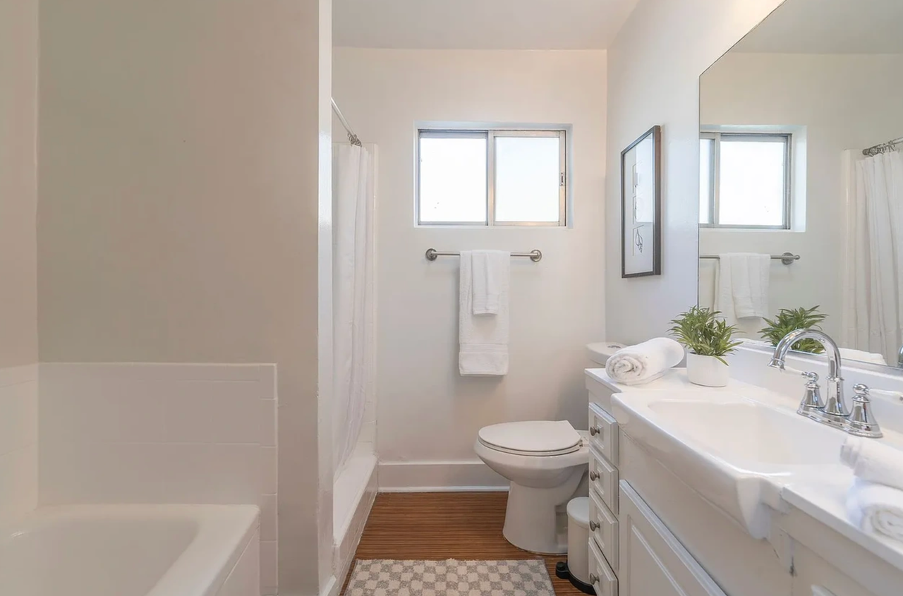 The Roselyn - Photo 5 of 7