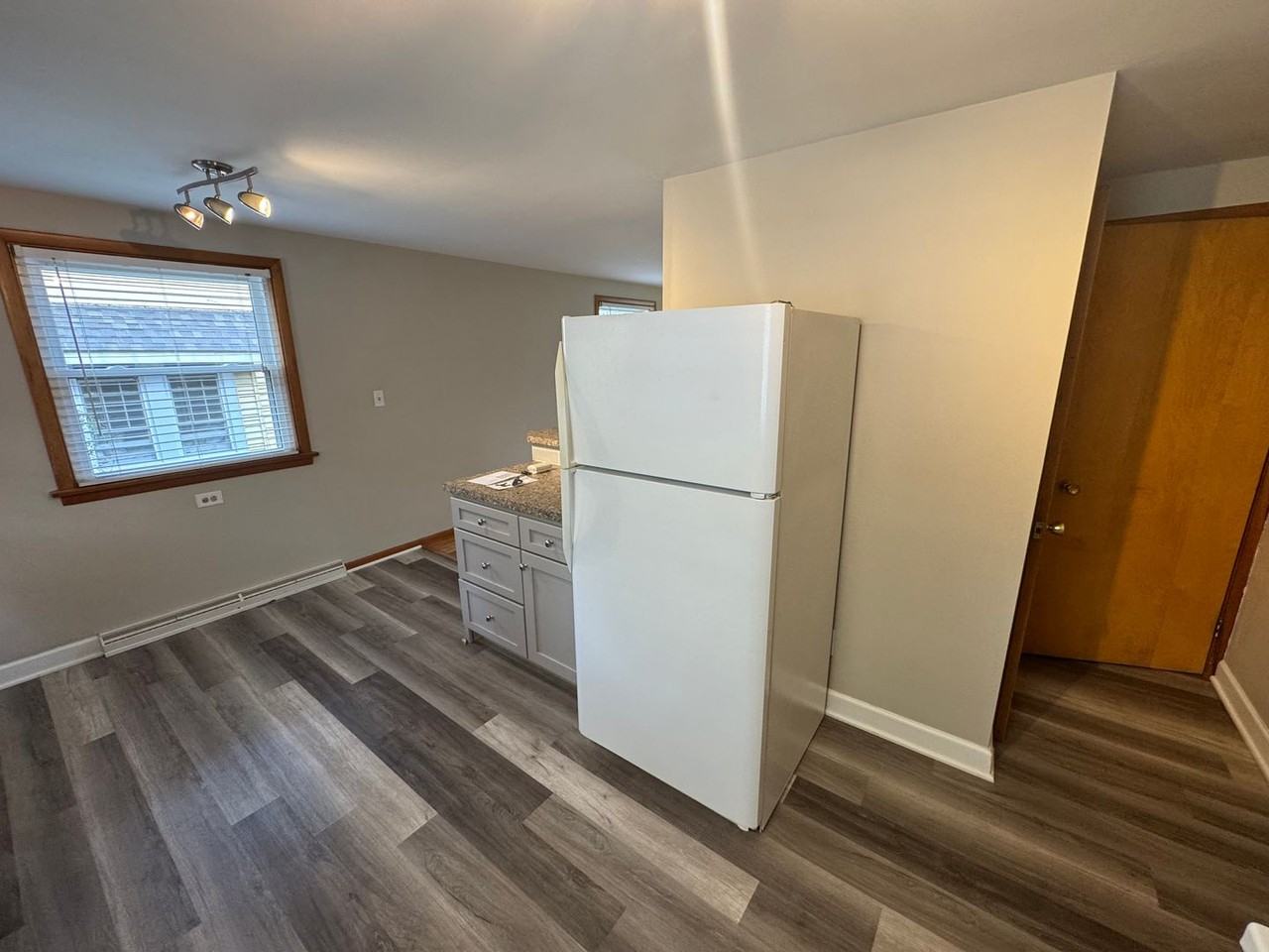 326 Elm Dr - Photo 5 of 9