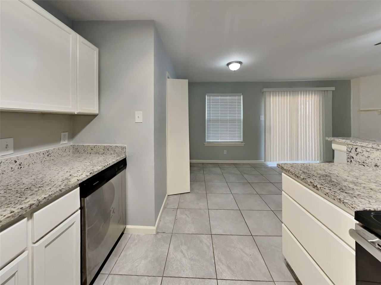 9908 Runnymeade Pl - Photo 4 of 18