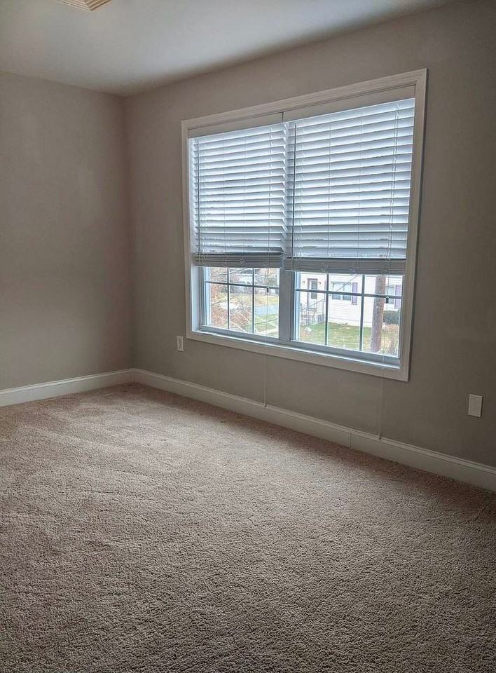 254 Upland Ave - Photo 3 of 14