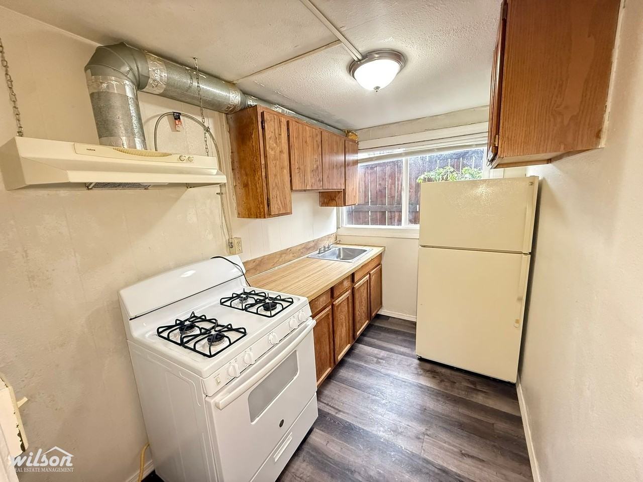 Poplar Mobile Court - Photo 4 of 27