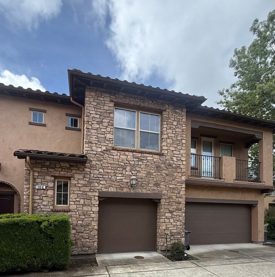 190 Healdsburg Ave