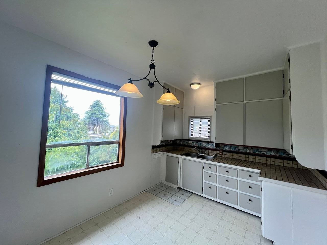 1848 Meade St - Photo 3 of 13