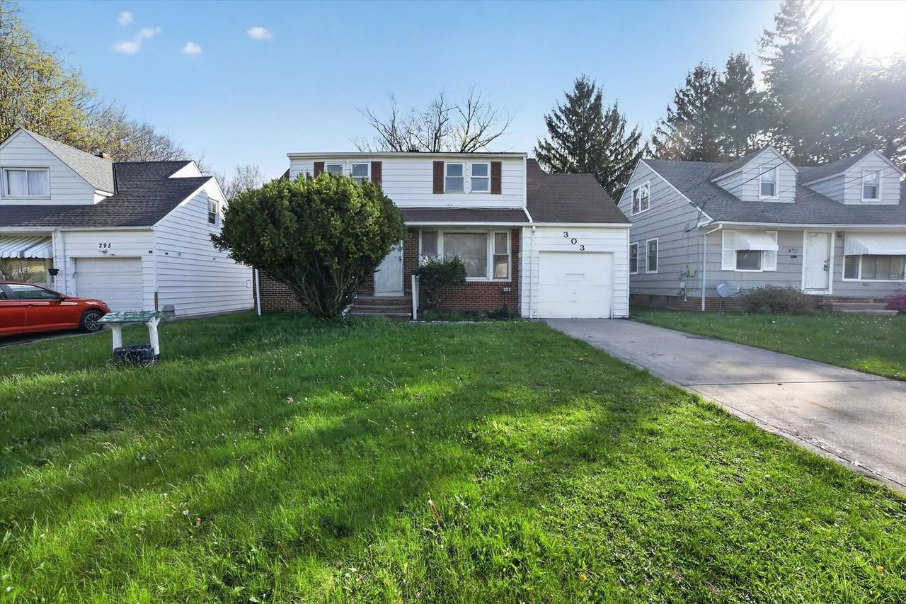 303 S Green Rd - Photo 2 of 32