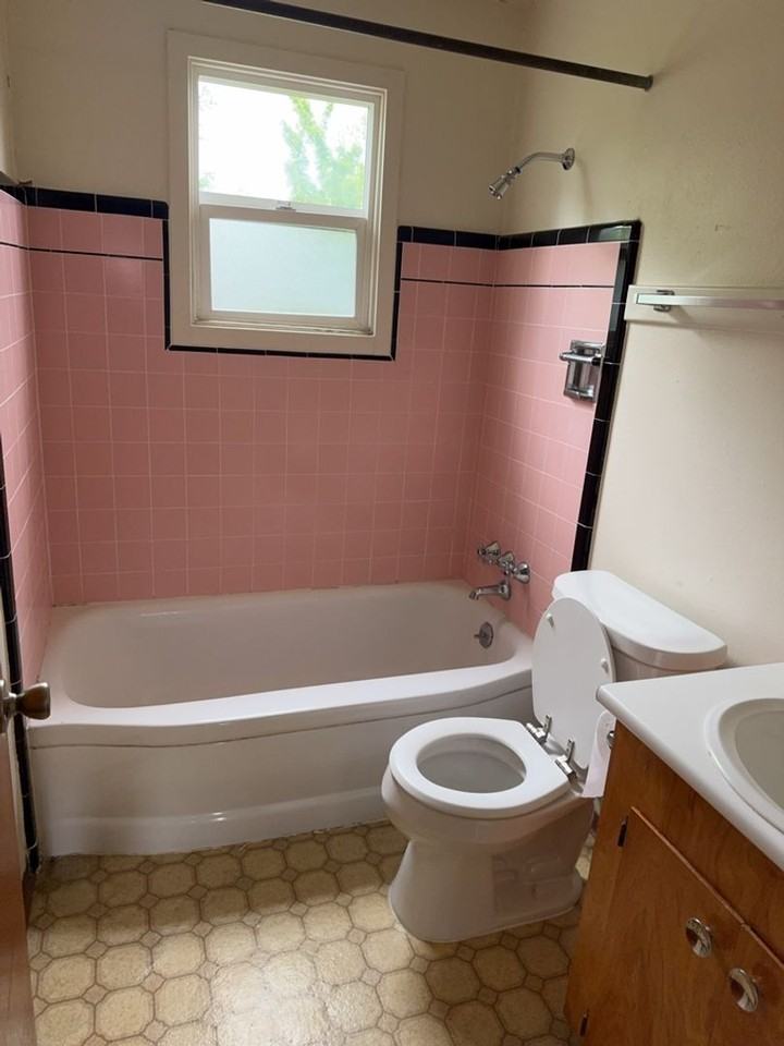 1110 1110 & 1112 W 8th St - Photo 5 of 10