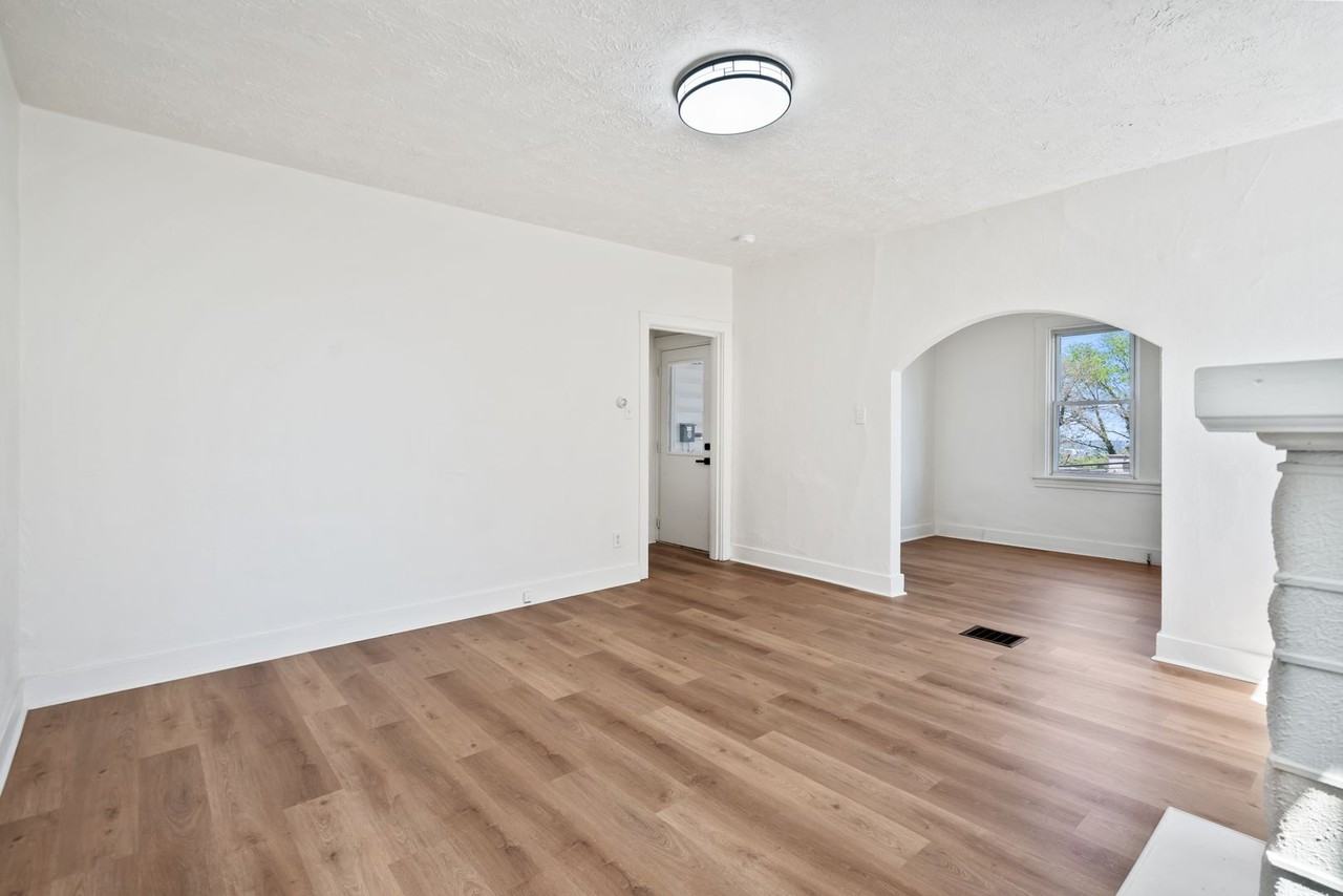 348-350 Wyoming Street - Photo 7 of 50