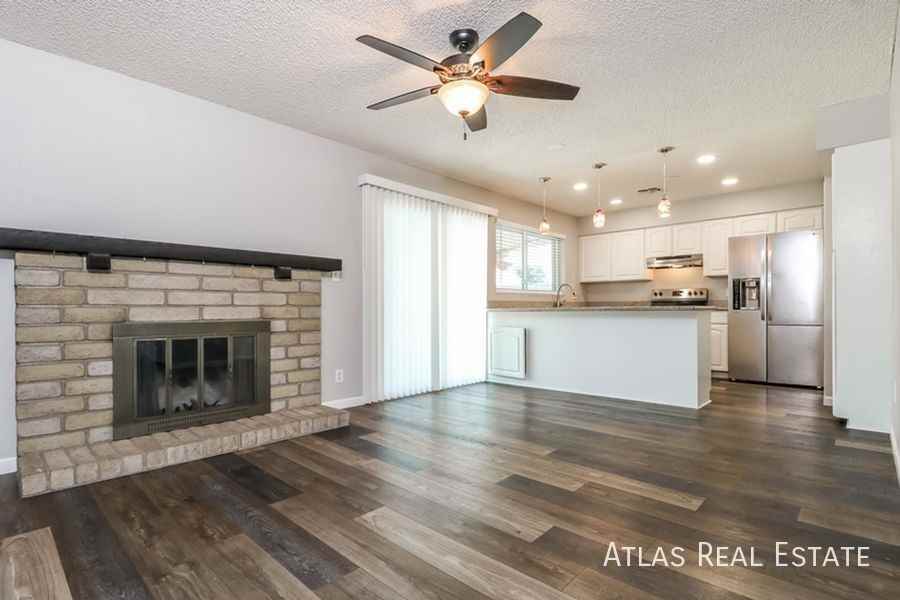 1323 W Rosemonte Dr - Photo 3 of 20