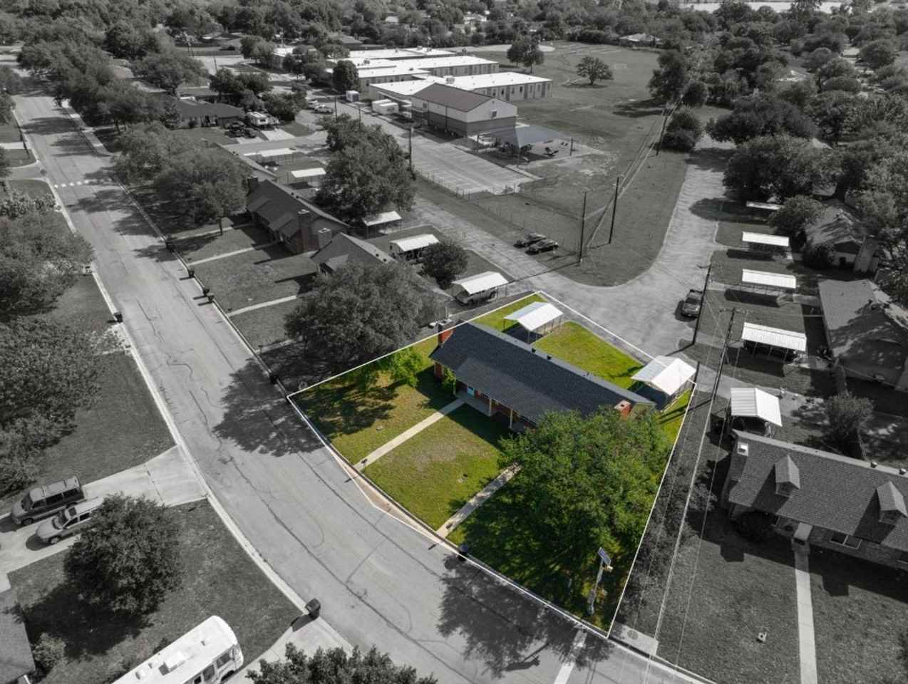 801 Apache Dr - Photo 6 of 16