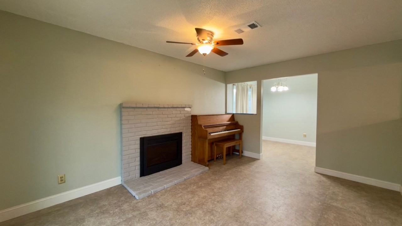 6558 Meadowcreek Way - Photo 4 of 21