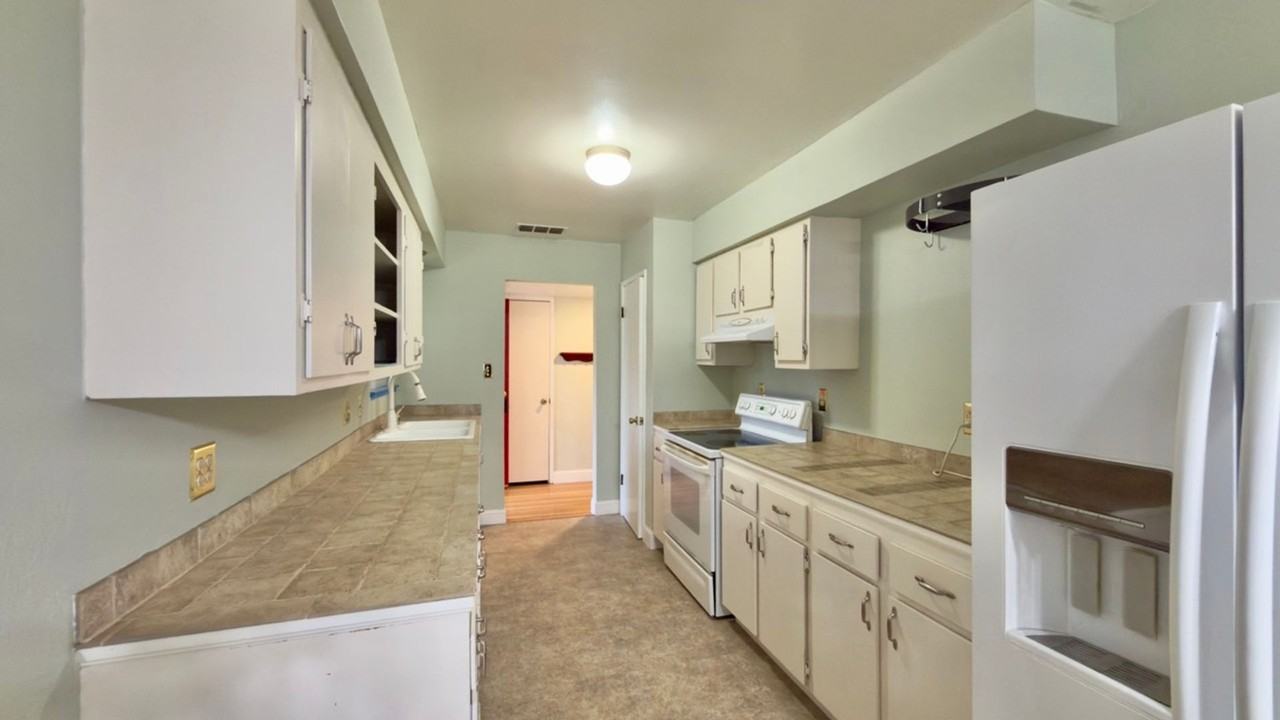 6558 Meadowcreek Way - Photo 7 of 21