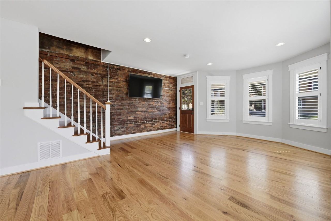 316 Meredith St - Photo 6 of 29