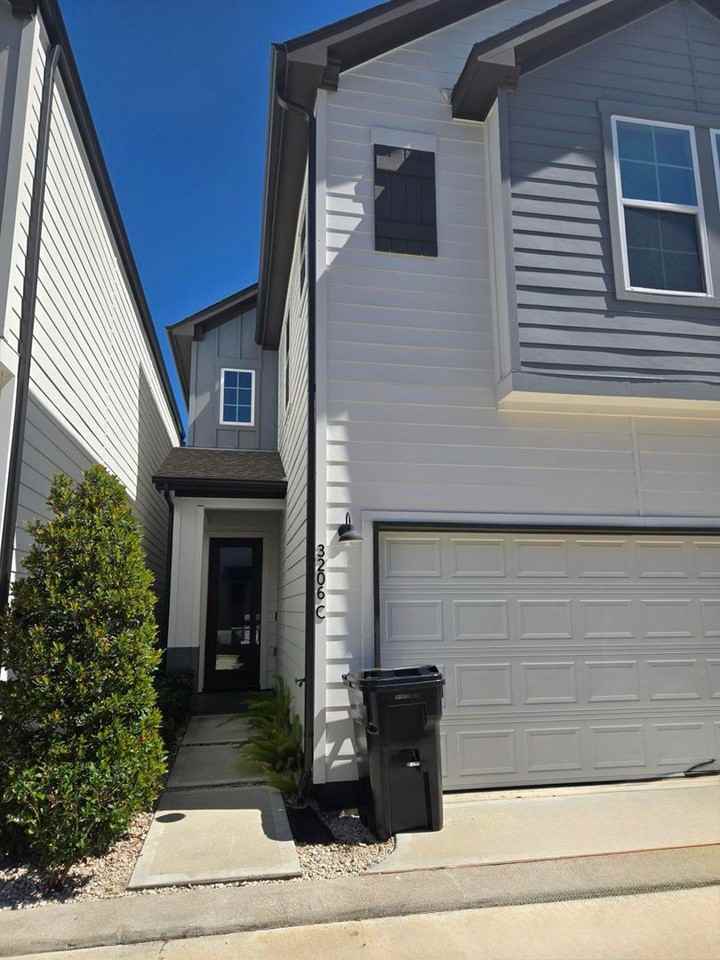 3206 Bostic St #C - Photo 3 of 30