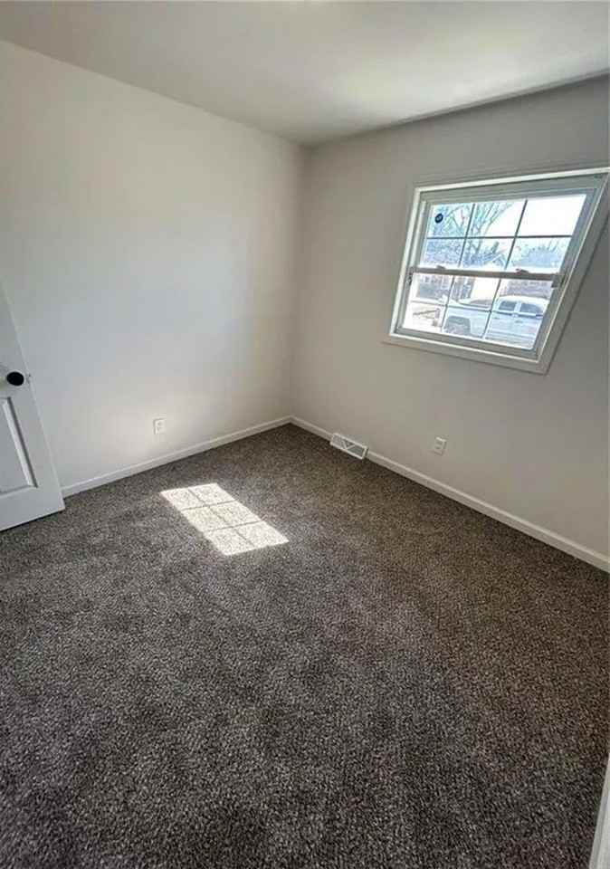 223 Donald St - Photo 2 of 9