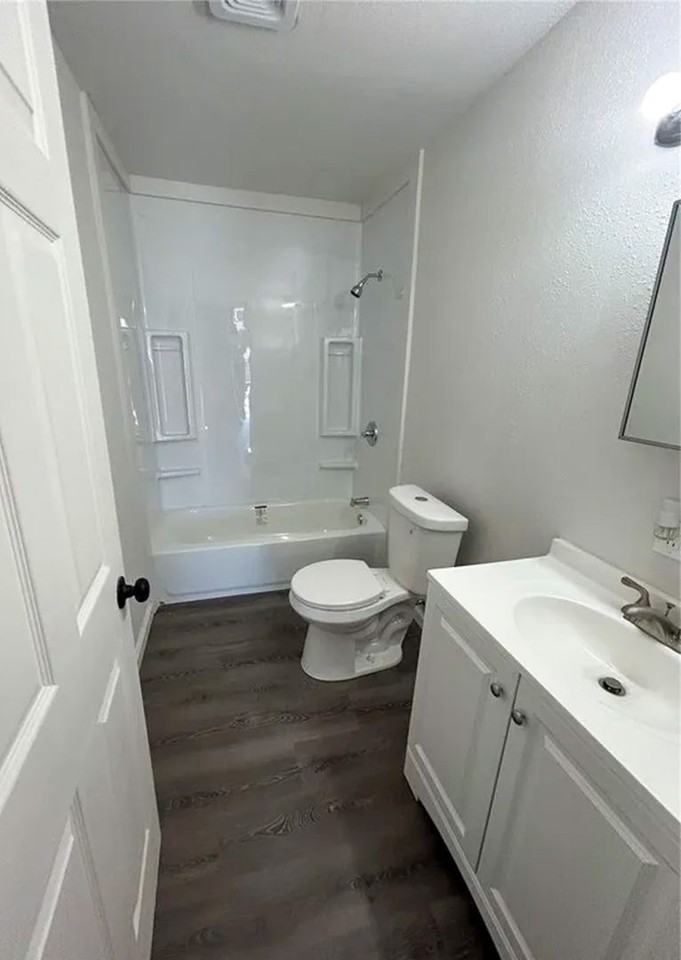 223 Donald St - Photo 4 of 9