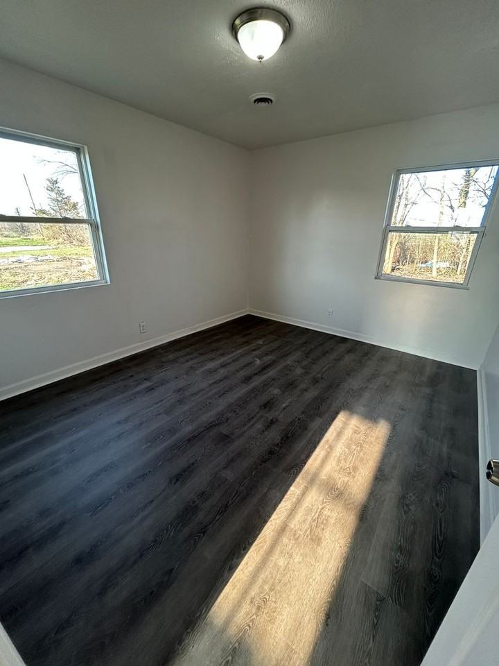 741 Saint Martin Dr - Photo 6 of 15