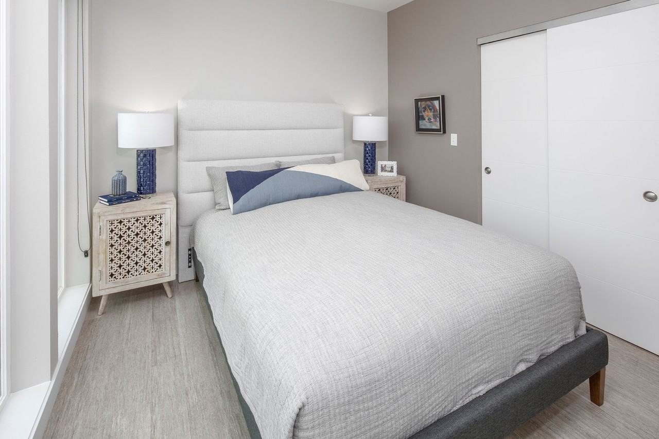 Division Terrace Apartments - Photo 4 of 40