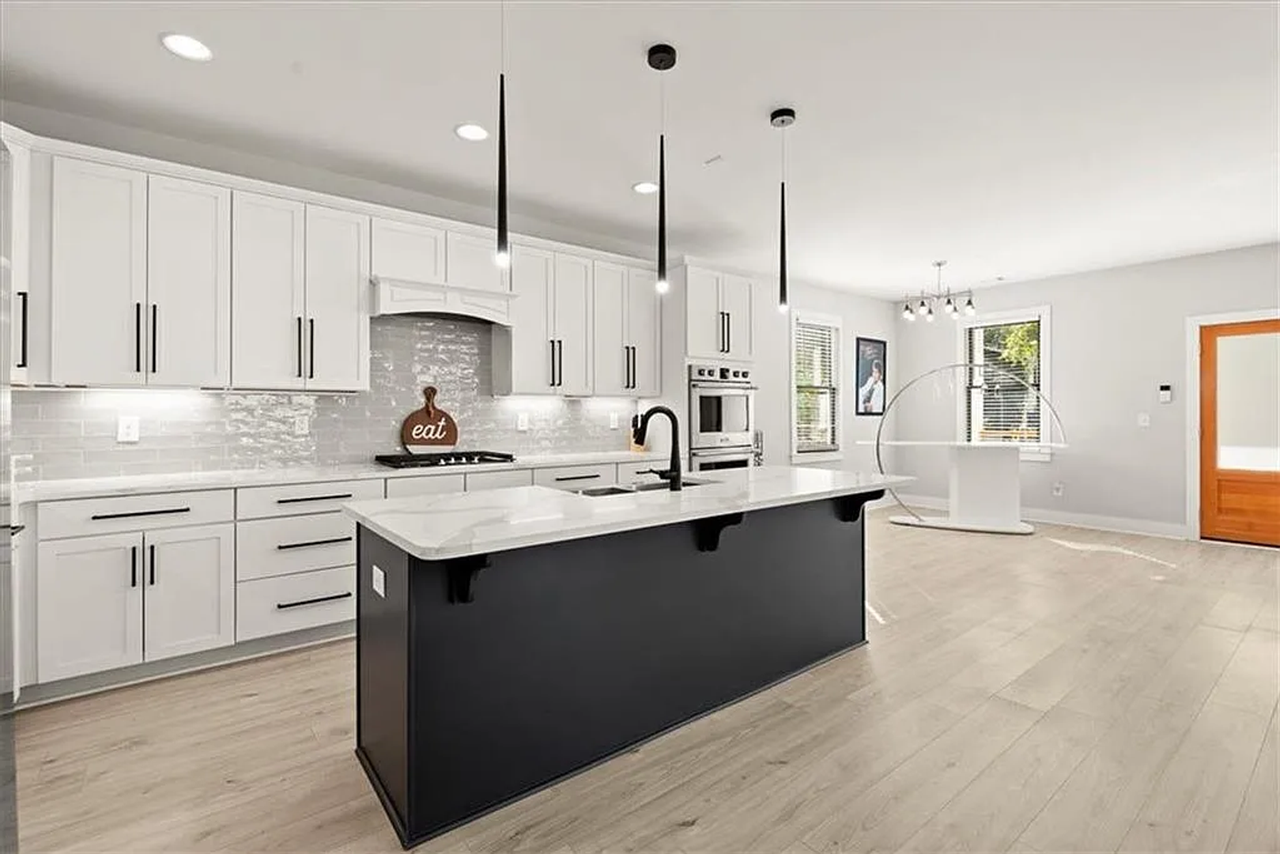 2145 Park Ter - Photo 7 of 49